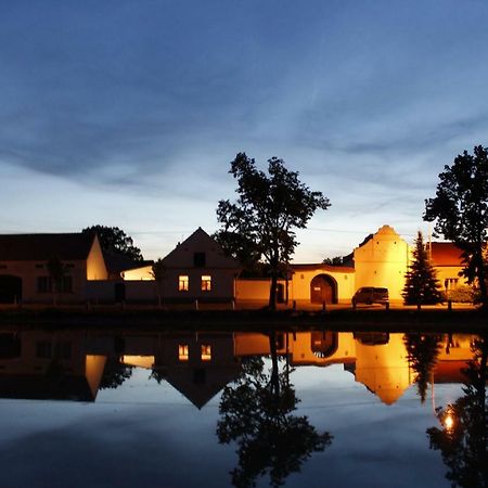 Ubytovani U Dvoraku Veselí nad Lužnicí エクステリア 写真