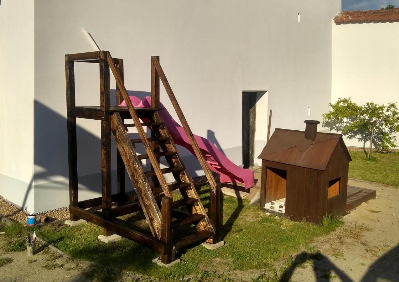 Ubytovani U Dvoraku Veselí nad Lužnicí エクステリア 写真